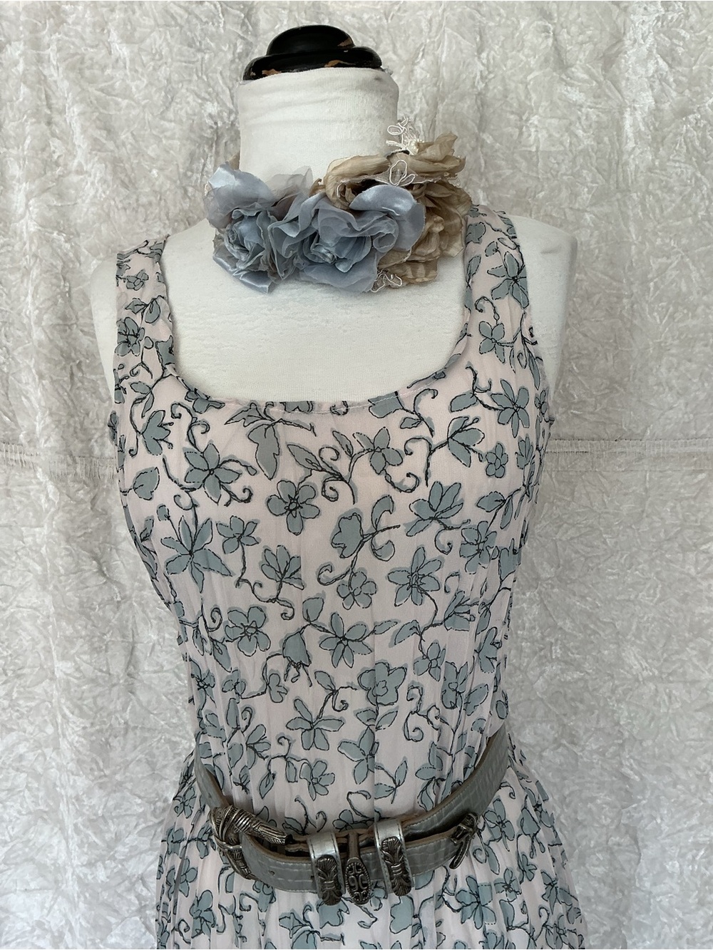 Vintage Y2K Crinkle Floral Lace Hem Maxi Dress with Statement Belt